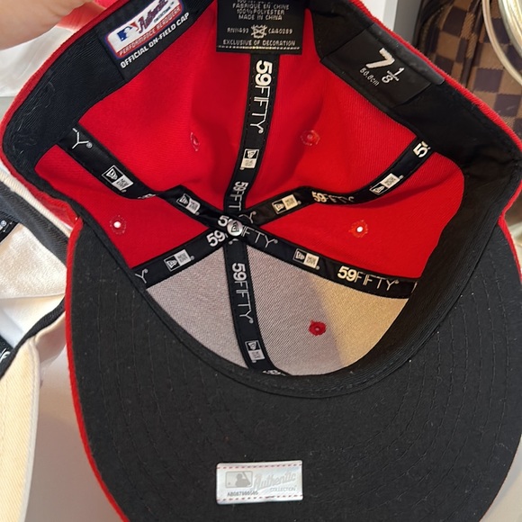 59  FIFTY HATS NEVER WORN MINT CONDITION WITH HAY CASE - Picture 4 of 4